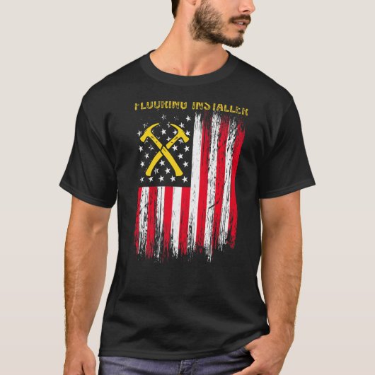 フローリングインストーラー請負業者の床据え付け_ Tシャツ (正面)