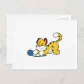 フワフワの毛糸の玉を持つ虎 ポストカード (正面/裏面)