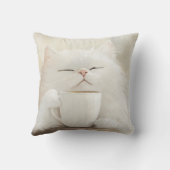 フワフワの白猫コーヒーを飲む – コージーお洒落 クッション (裏面)