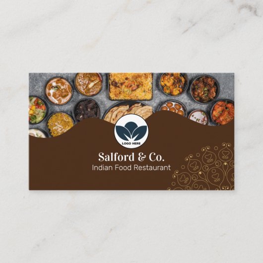 フードビジネスのブラウンとホワイトの例示的レストラン 名刺 (正面)