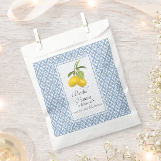 フープブライダルシャワーボホファームハウスバーンレモンブルー フェイバーバッグ (クリップ留めされた状態)