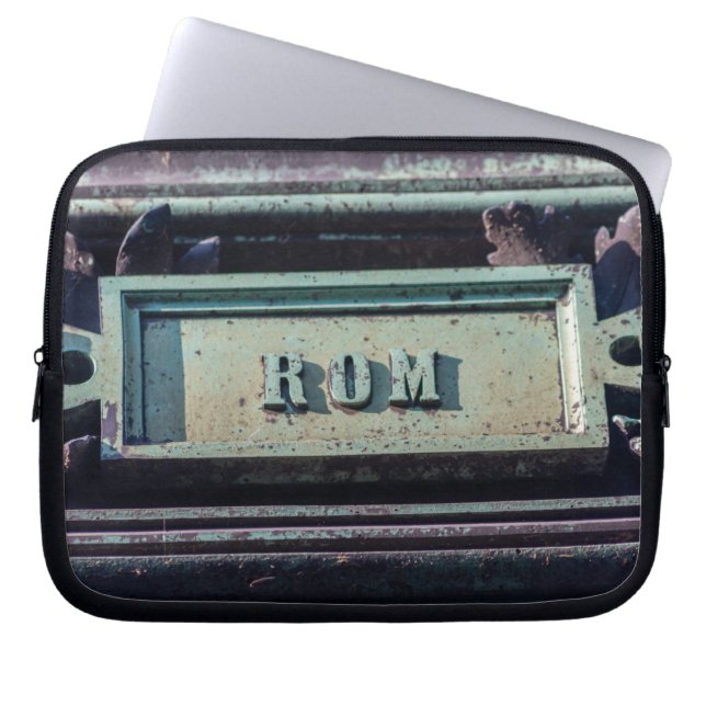 フール・エクト・レーマー・ウント・ロム・ファン！ ラップトップスリーブ (正面)