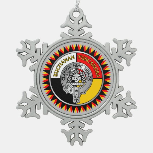 ブキャナン – Tuscarora Crest Tシャツ スノーフレークピューターオーナメント (正面)