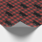 ブタが付いている赤いバッファローの格子縞 ラッピングペーパー (角)