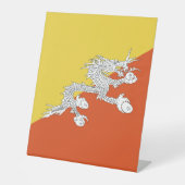 ブタン旗 台座サイン (正面)