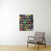 ブタン缶の山 タペストリー (インサイチュ)