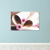 ブックのページをハート化する キャンバスプリント (インサイチュ (ウッドフロア))