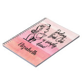 ブッククラブの読書はレトロの女性に注意します ノートブック (左側)