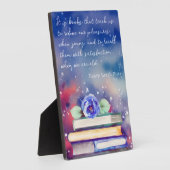 ブックス&ブルーフラワーウォーターカラースクリプトカスタム引用文 フォトプラーク (側面)