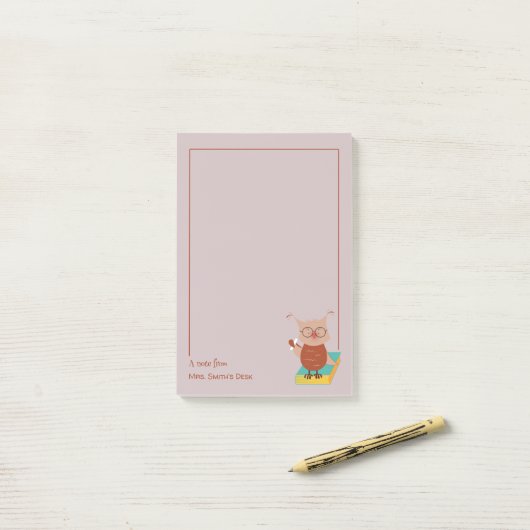 ブックノートの茶色の小さなフクロウ先生 ポストイット (デスク上)