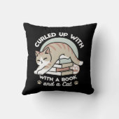 ブックラバーキャットイラストレーション – カール&コージー クッション (裏面)