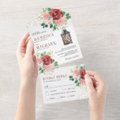 ブッシュピンクとバーガンディの花のランタン結婚式 オールインワン招待状 (貼ってはがせる)