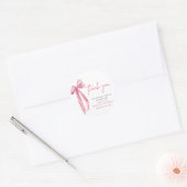 ブッシュピンクのボウ 彼女は結婚する ブライダルシャワー ラウンドシール (封筒)