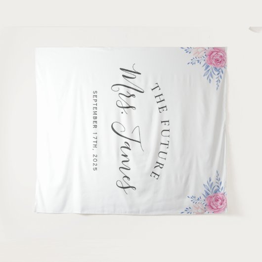 ブッシュピンクのローズフラワーダスティーブルー結婚式背景 タペストリー (正面(横))