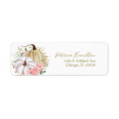 ブッシュピンクの花のデザインのパンプキン 秋の結婚式前祝い ラベル (正面)