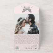 ブッシュピンクの蝶の結婚式招待状 オールインワン招待状 (外側)