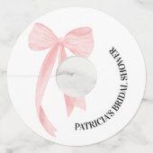 ブッシュピンクの bow 彼女は結婚する ブライダルシャワー ワイングラスタグ (正面)