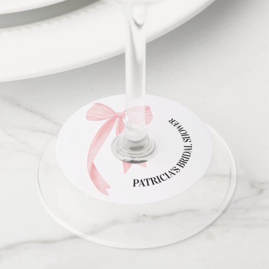 ブッシュピンクの bow 彼女は結婚する ブライダルシャワー ワイングラスタグ (クローズアップ)