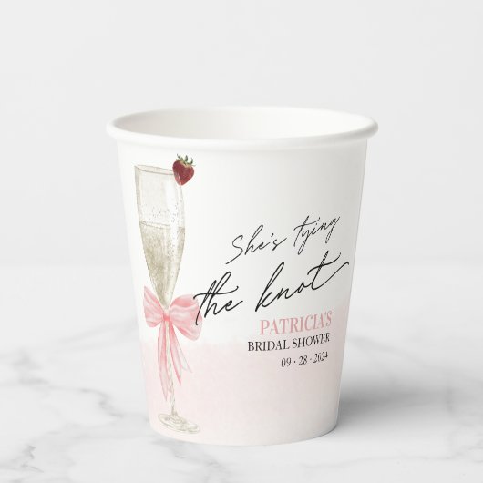 ブッシュピンクの bow 彼女は結婚する ブライダルシャワー 紙コップ (裏面)