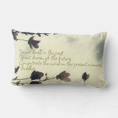 ブッダ引用文オン過去 ランバークッション (裏面)