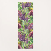 ブドウの束は、現実的な赤い緑の果実を収集する ヨガマット (正面)