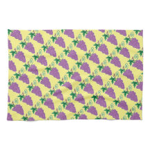 ブドウは黄色い一致で束ねます