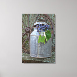 ブドウをアンティーク缶で包む キャンバスプリント