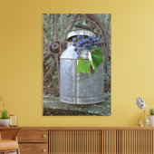 ブドウをアンティーク缶で包む キャンバスプリント (インサイチュ (リビング))