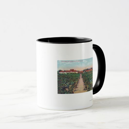 ブドウ園とワインセラーの空中表示 マグカップ (正面右)