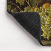 ブドウ、モモ、ナシのプレートが付いている静物画 マウスパッド (コーナー)