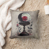 ブドワール | クリスタルボールクレセントムーンレッドローズ クッション (ブランケット)