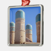 ブハラ,ウズベキスタン – チョールマイナーマドラッサー メタルオーナメント (左)