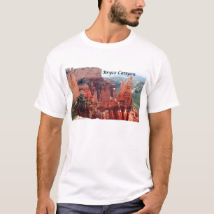 ブライス渓谷、ユタ、米国5 (キャプション) Tシャツ