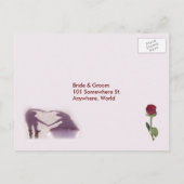 ブライダルカップルのシルエットハートサンドウェディングRSVP インビテーションポストカード (裏面)