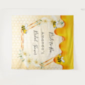 ブライダルシャワーのために花嫁が蜂になるハニカムとミツバチ タペストリー (正面(横))