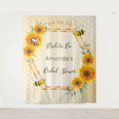 ブライダルシャワーの花嫁さんになるひよこたちばなとハチ タペストリー (正面)