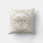 ブライダルシャワーの贈り物 – 新郎の母から クッション (裏面)