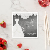 ブライダルシャワーシャルボードとホワイトレース&ガウン スタンダードカクテルナプキン (インサイチュ)