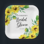 ブライダルシャワーボホサンフラワーズ |ユーカリ紙P ペーパープレート<br><div class="desc">上品でスタイリッシュなモダン日当たりの良いヒマワリとユーカリと他の緑のデザイン"ブライダルシャワー"編集可能な白い背景。</div>