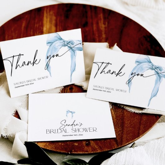 ブライダルシャワー彼女は結び目をダスティブルーで結んでいる サンキューカード