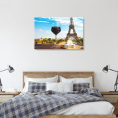 ブライチーズの入ったグラス・ワインをエッフェル塔に キャンバスプリント (インサイチュ (寝室))
