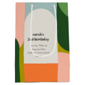 ブライトカラフルグルーヴィレトロアーチエイジ誕生日 ミディアムペーパーバッグ (裏面)