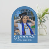 ブライトブルーモダンアーチフォト卒業パーティー 招待状 (スタンド正面)