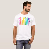 ブライトレインボー文字LGBTQカルガリープライドLGBT Tシャツ (正面フル)
