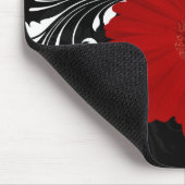 ブライトレッドガーベラデイジーオンブラック マウスパッド (コーナー)