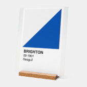 ブライトンシーガル青と白 – 白の背景 アクリルサイン (傾斜)