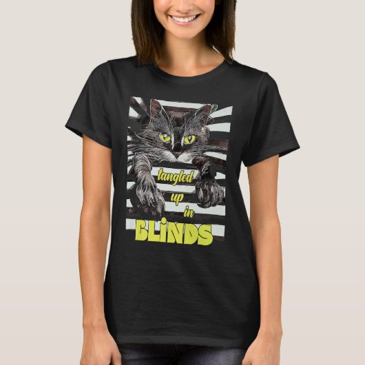 ブラインドの中の子猫探検キットン Tシャツ (正面)