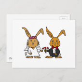 ブラウンおもしろいラビットの新郎新婦結婚の漫画 ポストカード (正面/裏面)