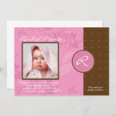 ブラウンおよびピンクのモノグラムの写真のベビーの発表 案内状 (正面/裏面)