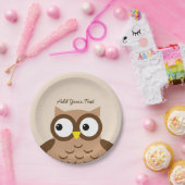 ブラウンのかわいいフクロウのカスタムな文字A03A ペーパープレート (パーティー)